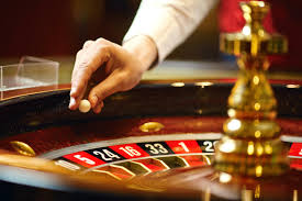 Experience the Thrill of Playing Roulette Online for Real
